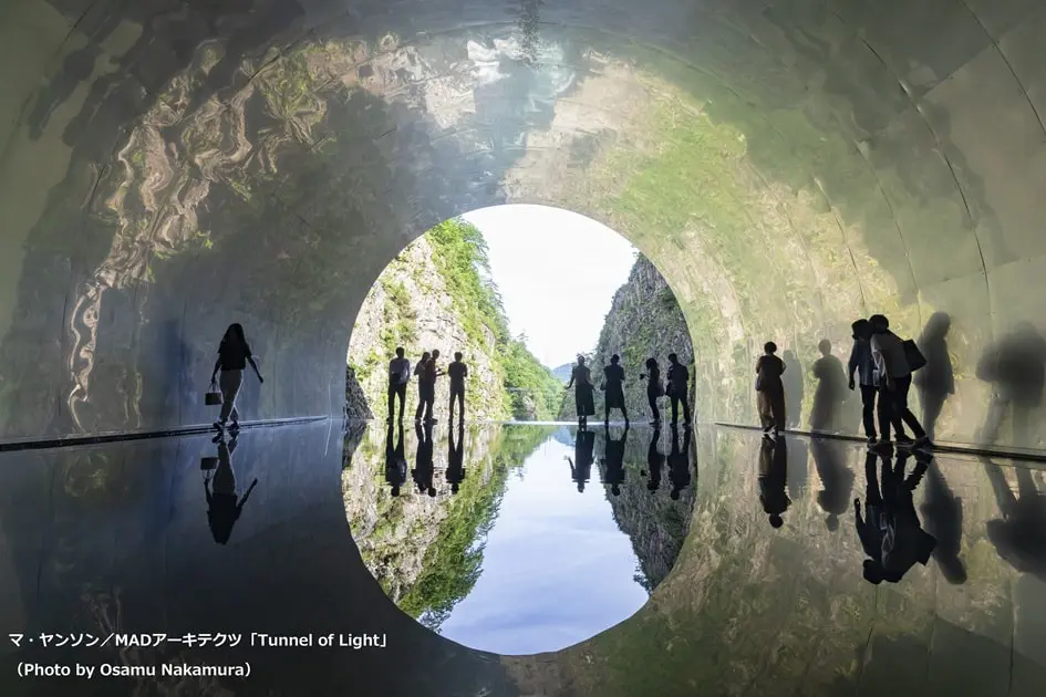 地域の景勝地を巡る～バスツアーに参加～